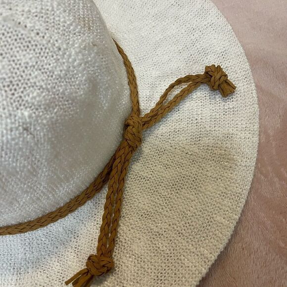 White hats  - Picture 2 of 5